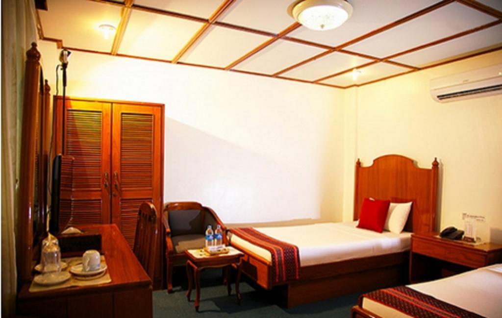 Yoma Hotel Γιανγκόν Εξωτερικό φωτογραφία